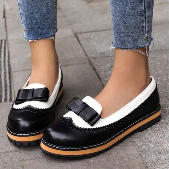 Butiti Shoes - Black & White Bow-Accent Loafer
